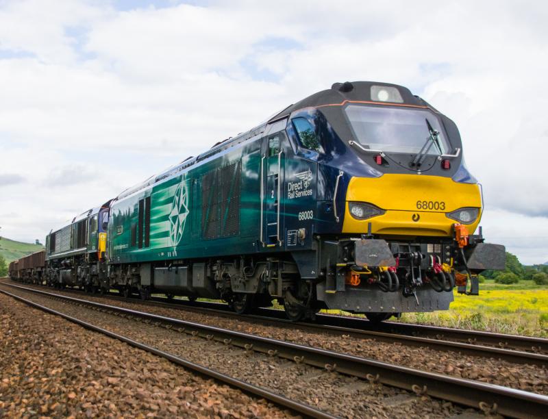 68003: 68003 with 66304 DIT passes Forgandenny with 6Z25. 15/07/15 Photo of 68003