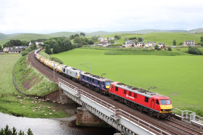 crawford triple header: 90018+90019+67029 dit on 6x65 heading north over crawford viaduct on sat 18/07/15 Photo of crawford triple header