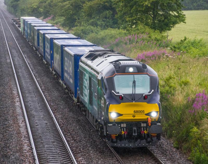 68005: A wet 68005 with 4A13 passes Forgandenny on it's way to Aberdeen. 20/07/15 Photo of 68005