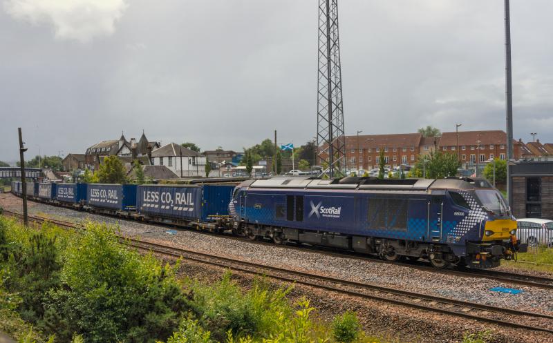 68006 passes Larbert with 4A13 for Aberdeen. 23.7.15: 68006 passes Larbert with 4A13 for Aberdeen. 23.7.15
Photo of 68006 passes Larbert with 4A13 for Aberdeen. 23.7.15