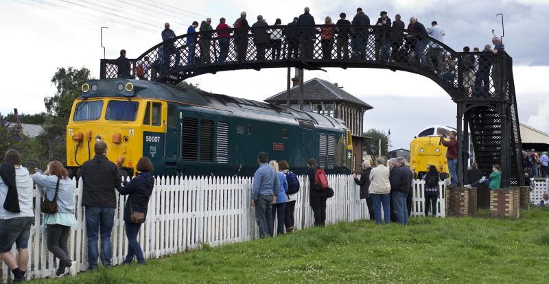 50007 (3).jpg: 50007 HEADS FOR THE SHED. BO'NESS 25.7.15 Photo of 50007 (3).jpg