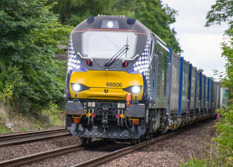 68006: 68006 heads north with 4A13, seen passing Forgandenny. 29/07/15. Photo of 68006