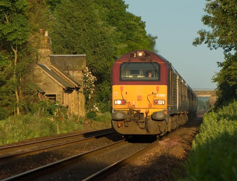 67007: 67007 heads the Inverness beds at Forgandenny. 21-06-2008 Photo of 67007