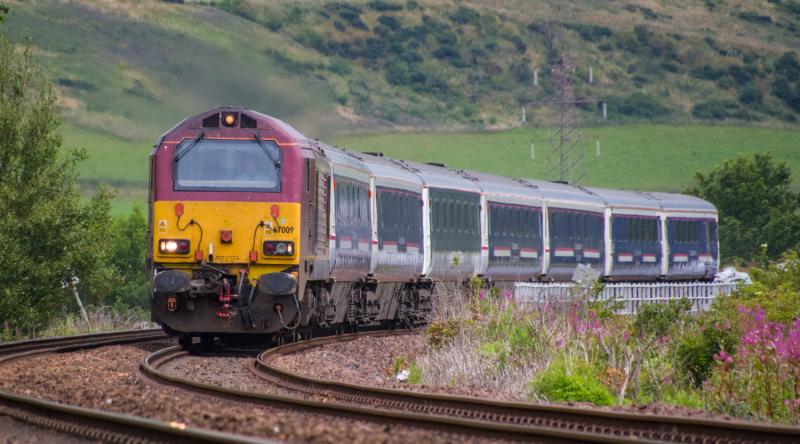 67009: 67009 with 3G16 passes Forgandenny. 02/08/15 Photo of 67009