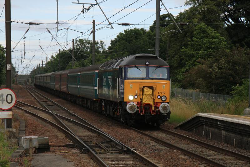 1Z82: 57310 leading 57301 on 1Z82 09.18 Kings Cross to Prestonpans approaching Prestonpans on 04/08/2015 Photo of 1Z82