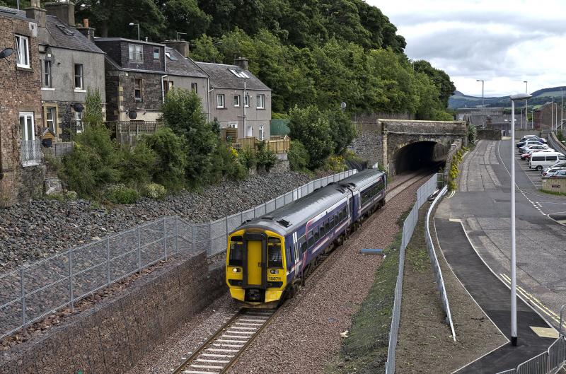 Photo of 158711 LADHOPE VALE TUNNEL 14.07 6.8.15.jpg