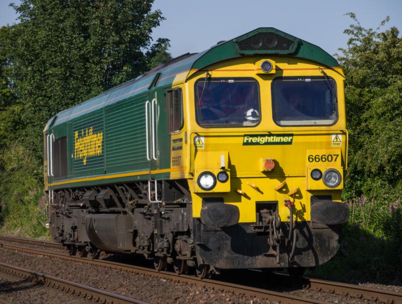 66607: 66607 runs LE past Forgandenny on its way to Perth. 13/08/15. Photo of 66607