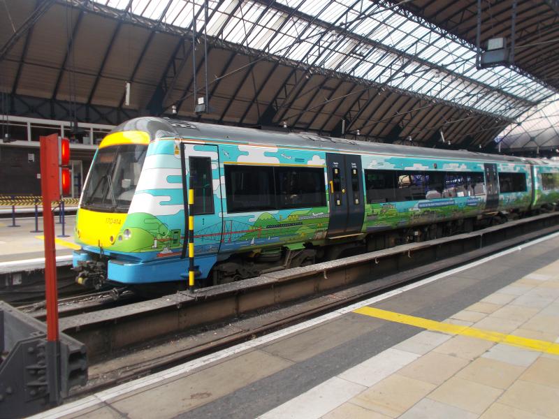 Class 170 borders railway at Glasgow Queen Street : The livery on the 170 is a new nice look to the train. That 170 was heading to Aberdeen. Taken 27/06/15 Photo of Class 170 borders railway at Glasgow Queen Street