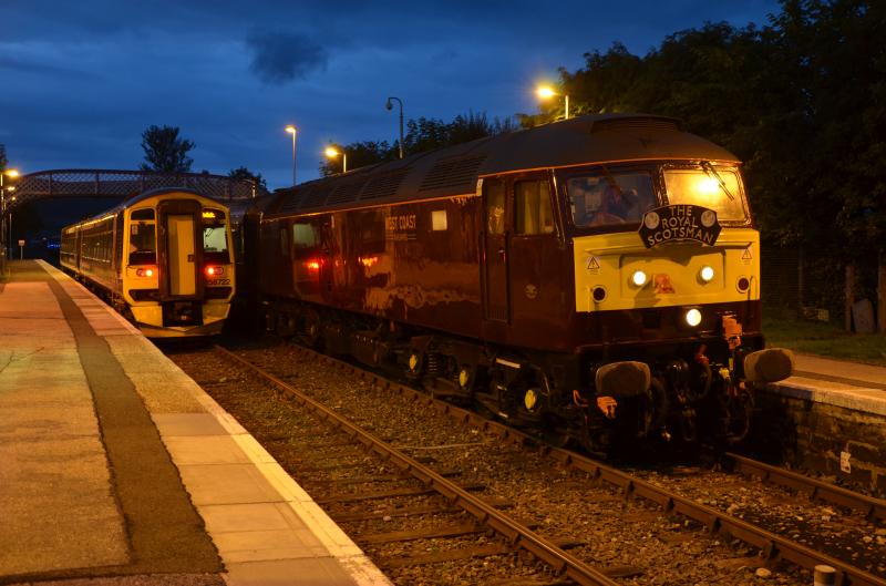 Photo of 47 802 at Brora on the 1Z60 1856 Georgemas Junction to Aviemore