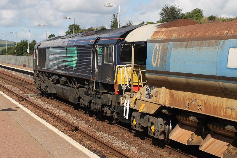 66423: taken at new Cumnock on the rear of network rail wagons headed by 66426 Photo of 66423