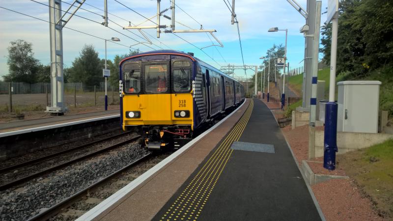 318 258 At Bargeddie: 318 258 arrives at Bargeddie with the 0748 service to Bargeddie. Photo of 318 258 At Bargeddie