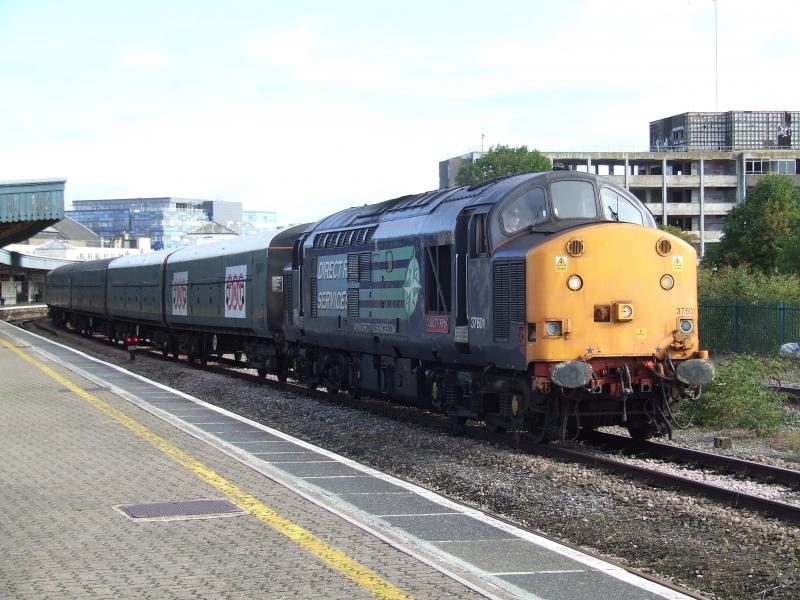 37601 on Mystery train at Bristol: What is this train? Photo of 37601 on Mystery train at Bristol