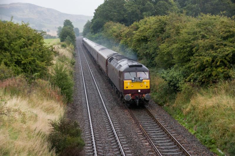47804: 47804 passes Forgandenny with the Royal Scotsman to Stirling, 57313 is in the rear. Photo of 47804