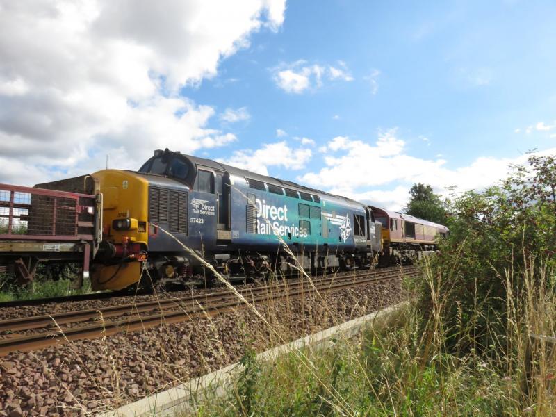 6K40_66107 leading 37423: Passing luncarty Photo of 6K40_66107 leading 37423