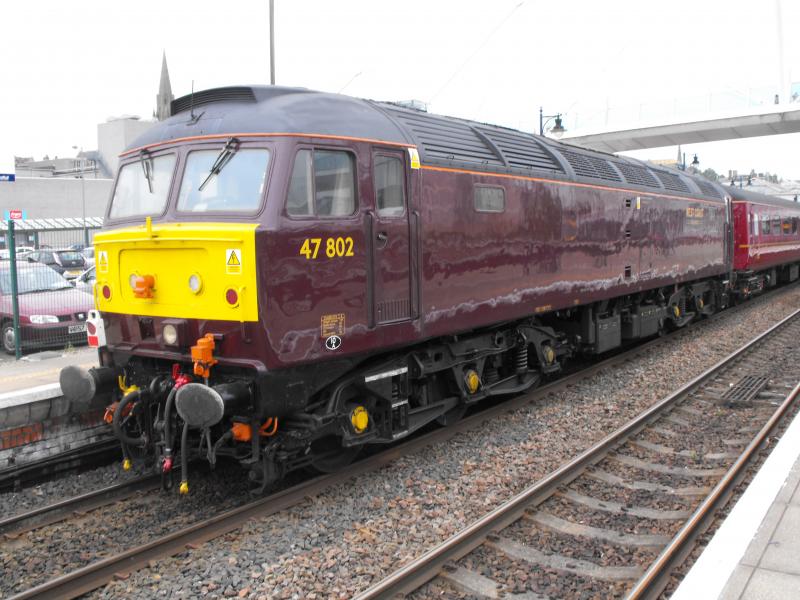 47802 at Stirling: rear loco of 1Z26 Whitehaven to Perth charter at Stirling. Photo of 47802 at Stirling