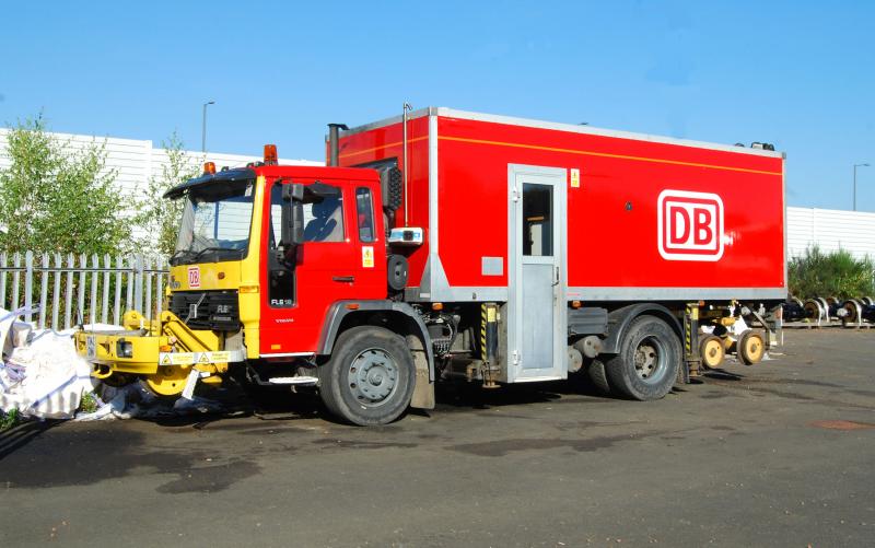 DB Sheckner Recovery Unit: T242 CNN RRV 918004 in Rutherglen OTP Depot Tue 29th Sept 2015.
Obviously not on duty at Dundee today on recovery work of CWR Photo of DB Sheckner Recovery Unit