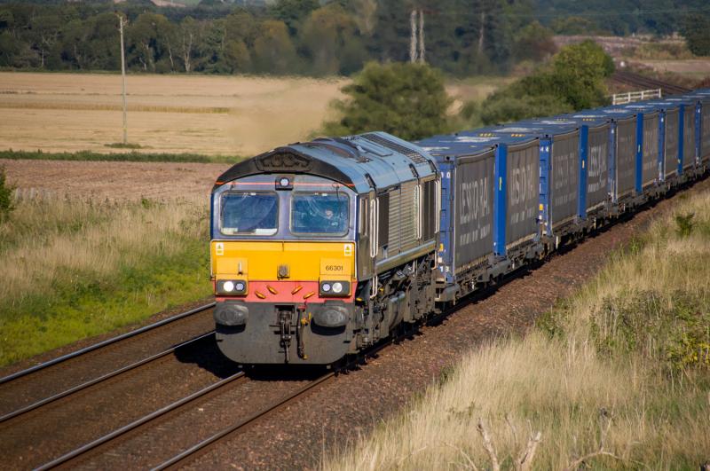 66301: 66301 with 4D47 at Forteviot. 29/09/15 Photo of 66301