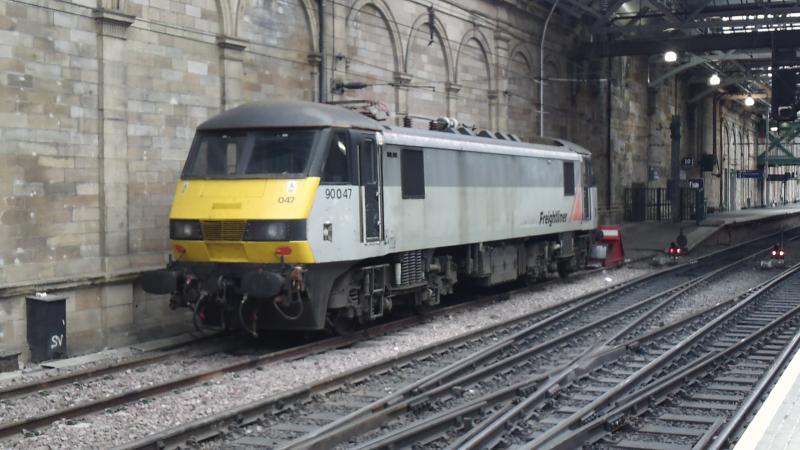 90047 freightliner at waverly : Photo of 90047 freightliner at waverly