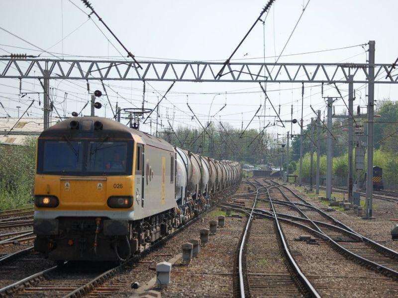 92026 : 92026 approaches Carlisle with 6S94 Wembley to Irvine China Clay tanks on the 7th May 2008 Photo of 92026