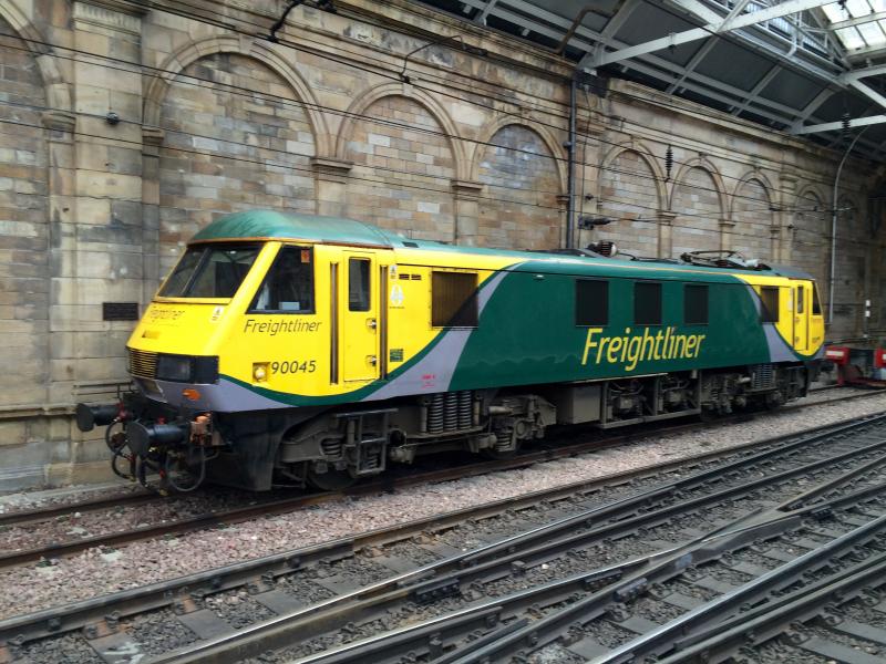 90045 at Edinburgh Waverley : Freightliner 90045 at Edinburgh Waverley. 16th October 2015 Photo of 90045 at Edinburgh Waverley
