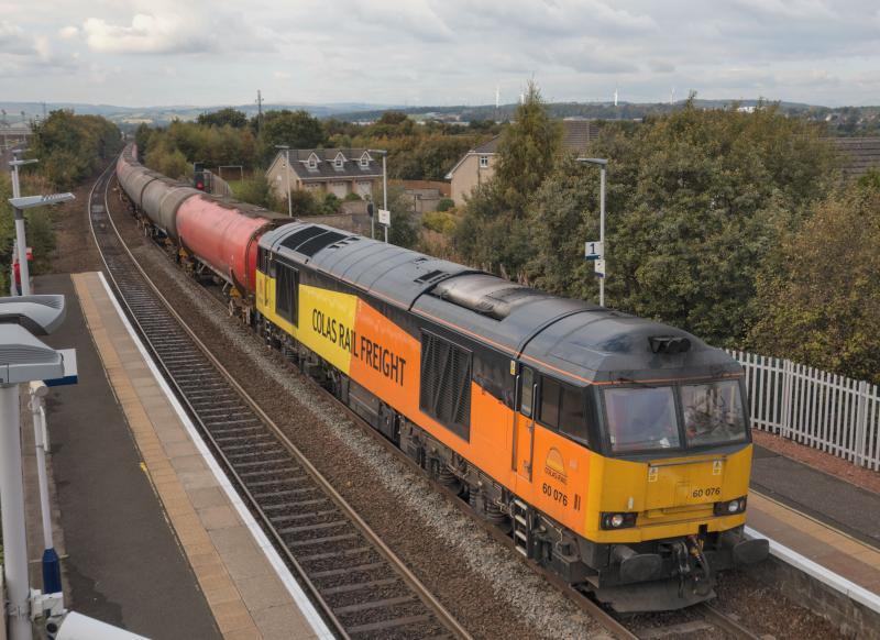 60076 passes Camelon with 6S36 for Grangemouth. 17.10.15: 60076 passes Camelon with 6S36 for Grangemouth. 17.10.15 Photo of 60076 passes Camelon with 6S36 for Grangemouth. 17.10.15