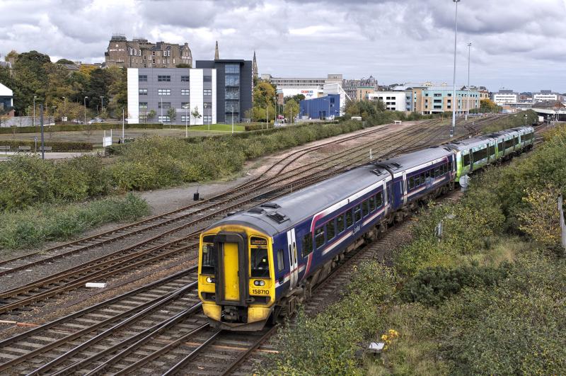 158710-170414 DUNDEE 18.10.15 .jpg: HEADING FOR EDINBURGH Photo of 158710-170414 DUNDEE 18.10.15 .jpg