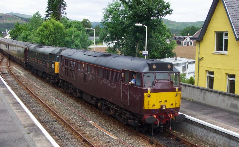 31190 & 31452 on The Royal Scotsman: 7th July 2005 - Garve Photo of 31190 & 31452 on The Royal Scotsman