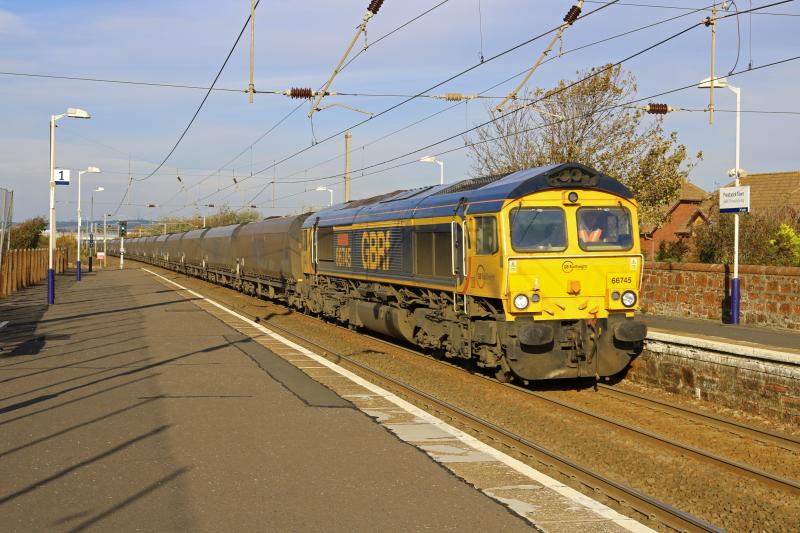 66745 on 6H97 ex Hunterston to Drax at Prestwick Town: Photo of 66745 on 6H97 ex Hunterston to Drax at Prestwick Town