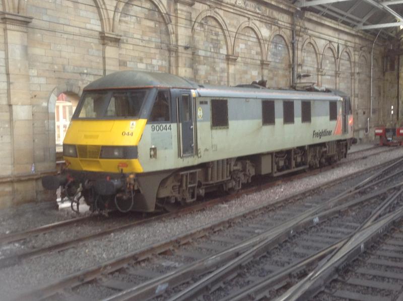 Class 90: Class 90 90044 at Waverley on 4/12/15 Photo of Class 90