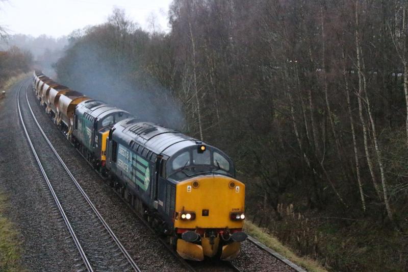 6K25 - MOSSND DY - GEORG SDG: Thru luncarty - heavy rain - 37608 leading Photo of 6K25 - MOSSND DY - GEORG SDG