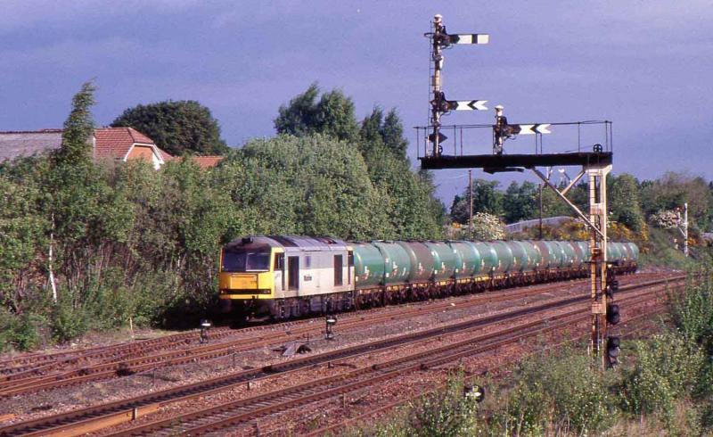 60079 in a down loop at Larbert copy.jpg: 60079 waits in a down loop at Larbert with the Grangemouth-Linkswood Tanks Photo of 60079 in a down loop at Larbert copy.jpg