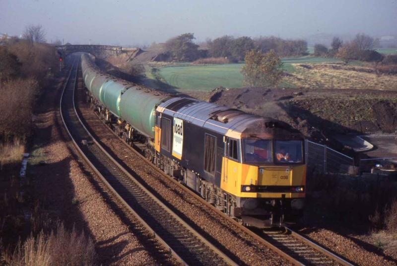 60038 at Camelon with the empty tanks from Dalston to Grangemouth.jpg: 60038 at Camelon with the empty tanks from dalston Photo of 60038 at Camelon with the empty tanks from Dalston to Grangemouth.jpg