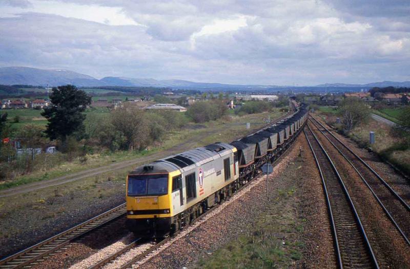 60066 at Greenhill Lower. Grangemouth-Fiddlers Ferry loaded MGR.jpg: 60066 passes Greenhill Lower Junction with a loaded MGR from Grangemouth to Fiddlers Ferry. Photo of 60066 at Greenhill Lower. Grangemouth-Fiddlers Ferry loaded MGR.jpg