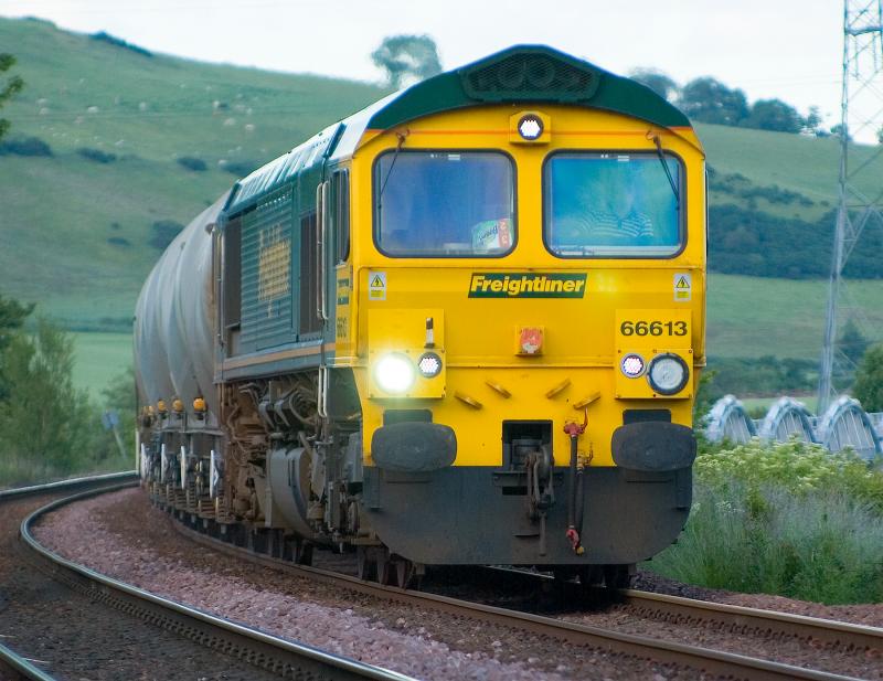66613: 66613 heads south with empty cement tanks at Forgandenny 26/06/08 Photo of 66613