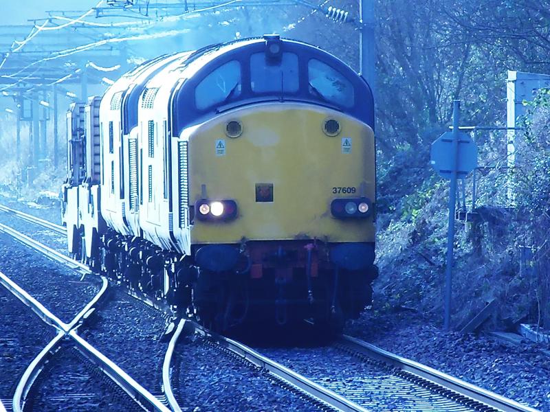 6661 (6M22): hunterston to sellafield 37609 leads 37602 at kilwinning Photo of 6661 (6M22)