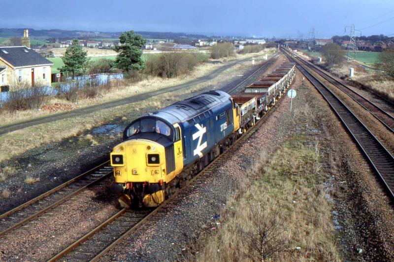 37025 at Greenhill Lower Jn.jpg: Second one at Greenhill Lower for the Bo'ness Diesel Mob; 37025 as it looked in its previous existence working a ballast train to Mossend. Photo of 37025 at Greenhill Lower Jn.jpg
