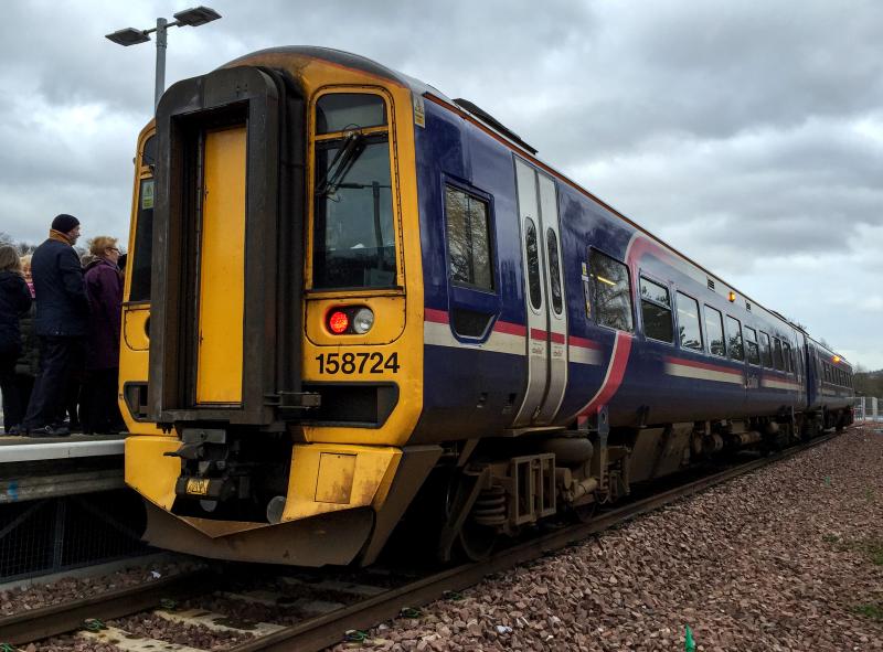 158724 ,Tweedbank,30.12.15: Scotrail class 158 DMU Just arrived at platform 1 with the 2T88 from Edinburgh Photo of 158724 ,Tweedbank,30.12.15