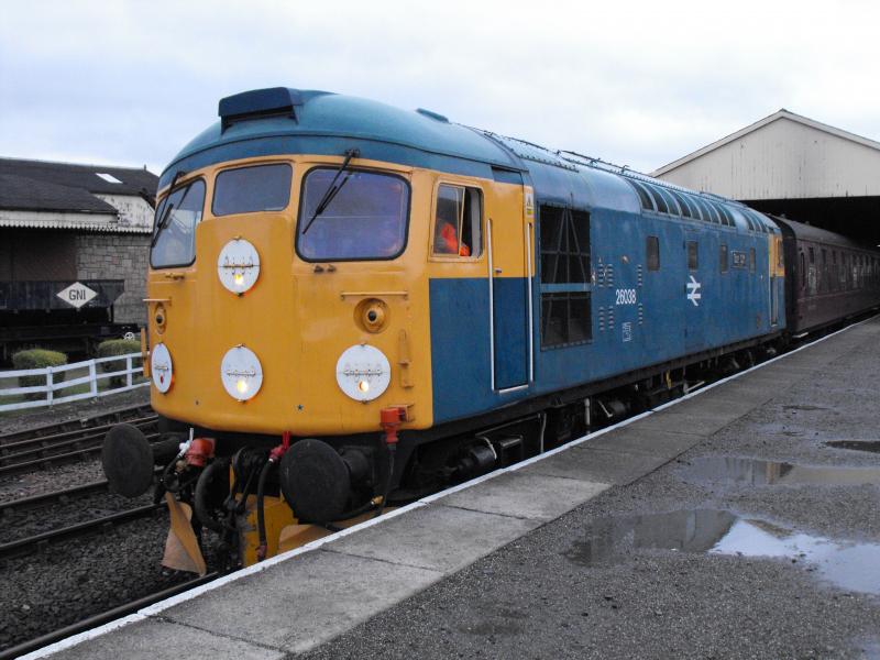 26038 on 0930 Bo'ness to Manuel: 26038 waiting departure time at Bo'ness. Photo of 26038 on 0930 Bo'ness to Manuel