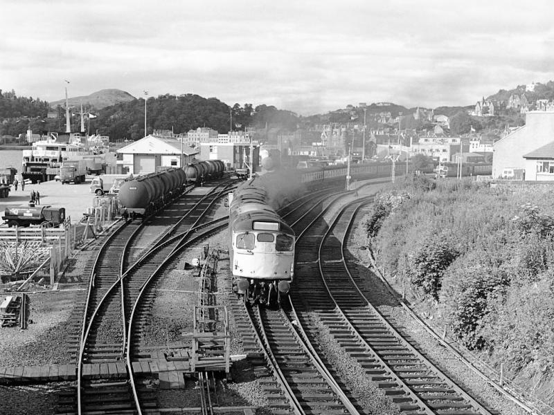 27037 & 27011: 27037 & 27011 depart Oban with the 17.48 to Glasgow Queen Street on 1 July 1980. Photo of 27037 & 27011