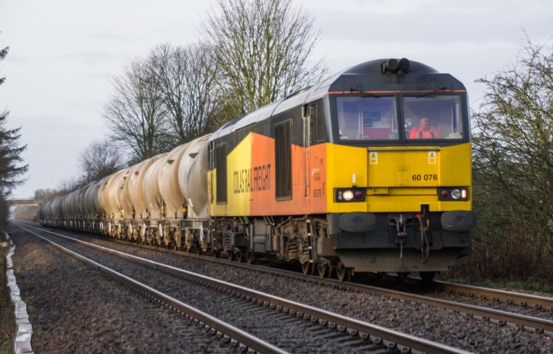 60076: 60076 on today's 6A65 passes Forgandenny. Photo of 60076