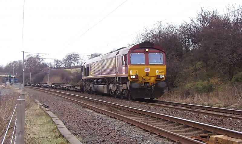 486D 66127: Grangemouth EWS to Daventry past Kilbirnie Loch Photo of 486D 66127