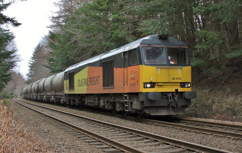 colas class 60 076 : colas class 60 076 with Inverness cement
photo take culloden wood @ 10:12 01/03/2016 Photo of colas class 60 076