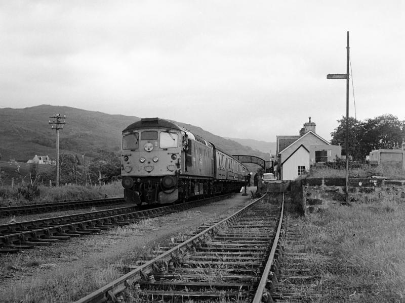 26030 (2): 26030 pauses at Strathcarron on 4 July 1978 with the 10.55 Kyle of Lochalsh - Inverness. Photo of 26030 (2)