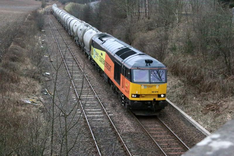 60076 on 6H51 - Oxwellmains - Inverness Cement: Passing thru luncarty 0620 - 23/03 Photo of 60076 on 6H51 - Oxwellmains - Inverness Cement