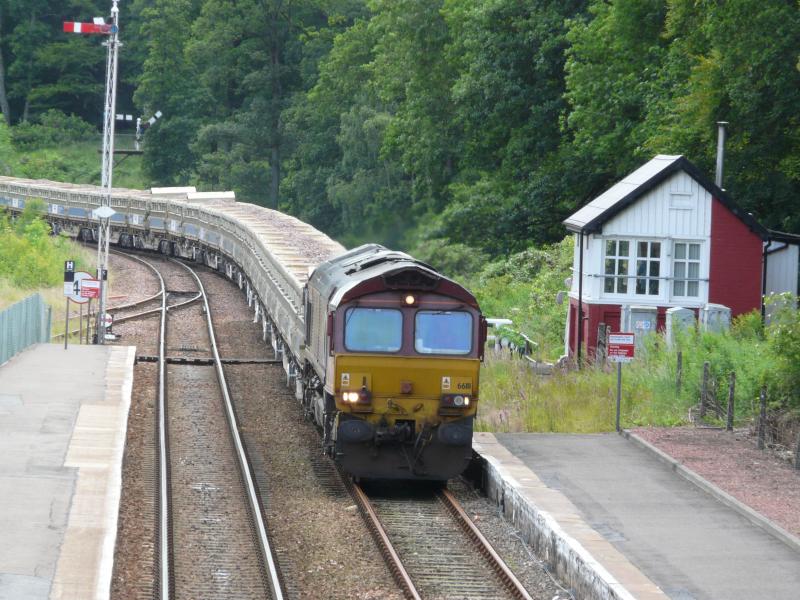6K20 66111 Arr Dunkeld 07July 08.jpg: 6K20 at Dunkeld Photo of 6K20 66111 Arr Dunkeld 07July 08.jpg