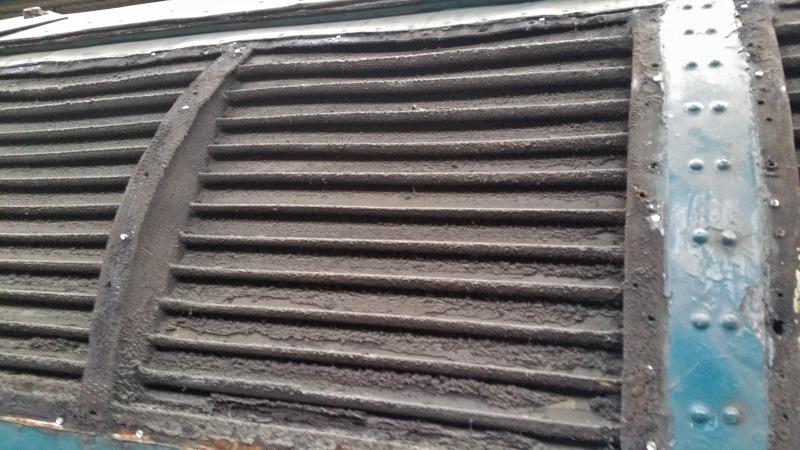27005 'A' side cantrail louvers,YUK.: The roof grilles have been removed revealing a build up Yuk on the aluminium cantrail louvers.
Photo by A Bond . Photo of 27005 'A' side cantrail louvers,YUK.
