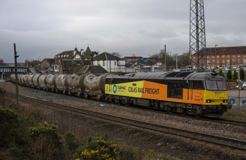 60076 passes Larbert with 6A65 for Aberdeen. 31.04.16: 60076 passes Larbert with 6A65 for Aberdeen. 31.04.16 Photo of 60076 passes Larbert with 6A65 for Aberdeen. 31.04.16