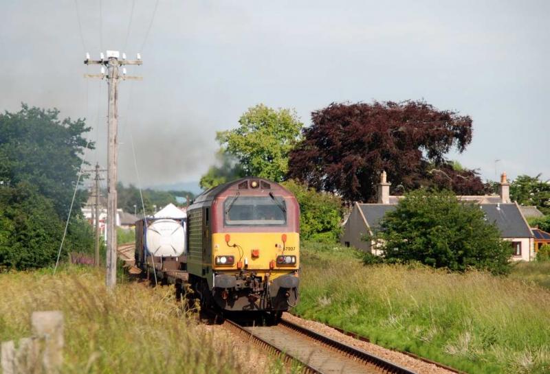 67007: 67007 leaves Elgin on 04/07/08 with the weekly trip working to Inverness. Photo of 67007