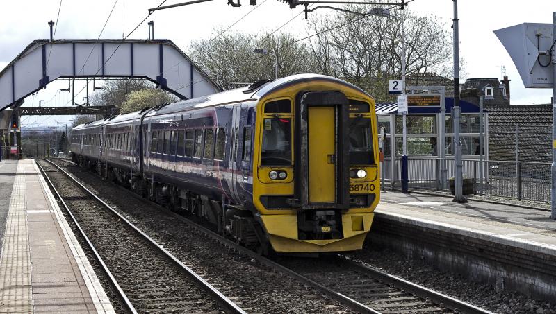 Photo of 158740-722 BOUND FOR ALLOA AT ANNIESLAND 16.4.16  (1).jpg