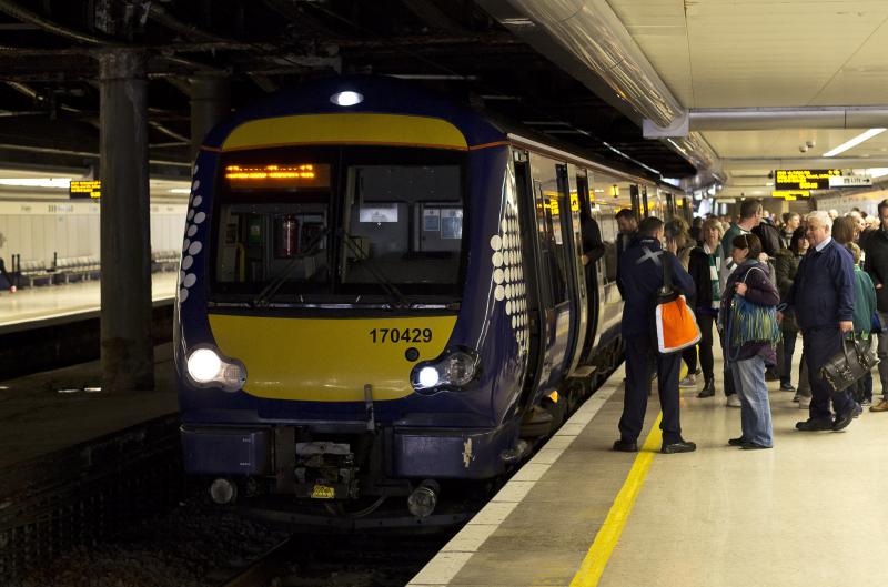 09.31 TO EDINBURGH QS LL 16.4.16.jpg: Photo of 09.31 TO EDINBURGH QS LL 16.4.16.jpg